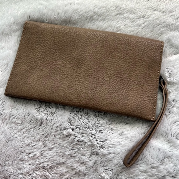 Wristlet - Picture 5 of 10